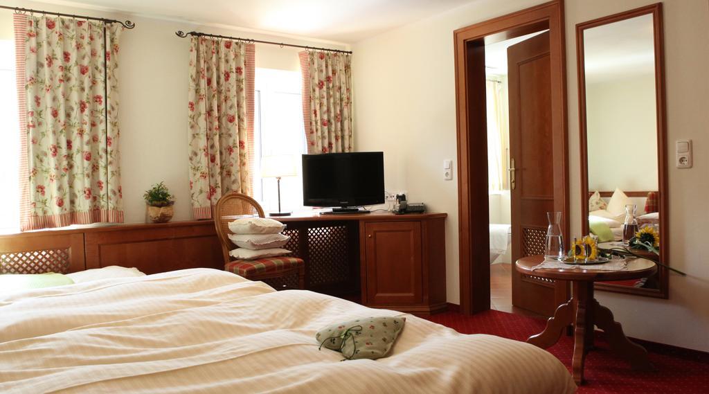 Die Lilie / Hotel Garni Reuthe Buitenkant foto